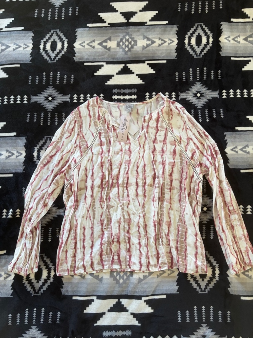 Como Vintage Cream and Dusty Rose Crinkle Long Sleeve Blouse